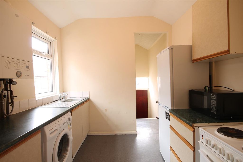 Property photo 2 of 7 2004.Jpg