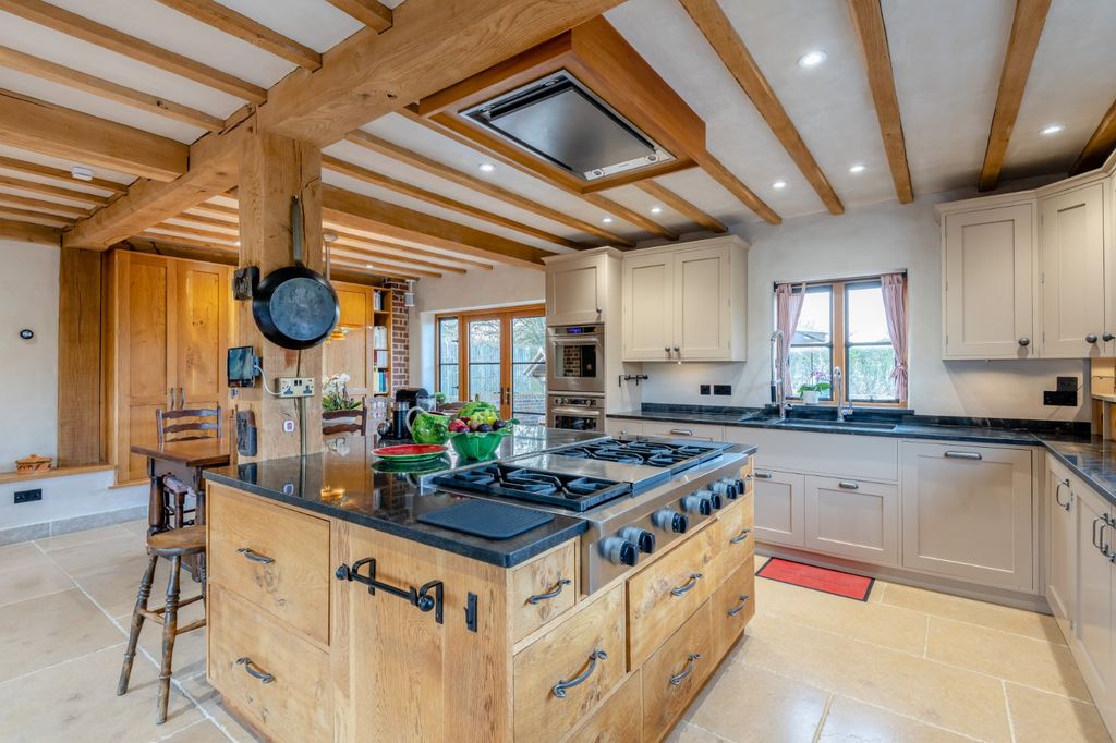 Property photo 3 of 32 Kitchen