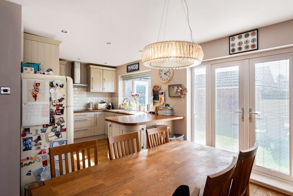 Property photo 3 of 10 Picture 3