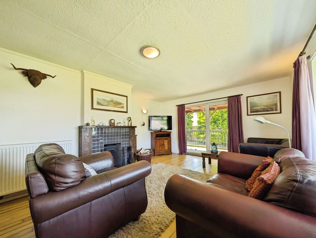 Property photo 1 of 47 Living Room