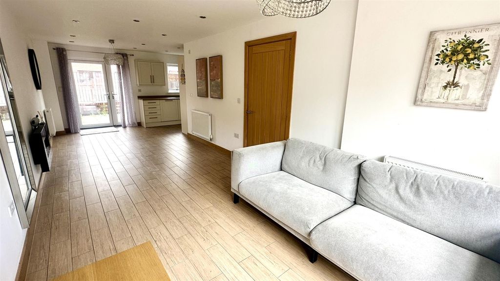 Property photo 3 of 19 Lounge Diner.Jpeg