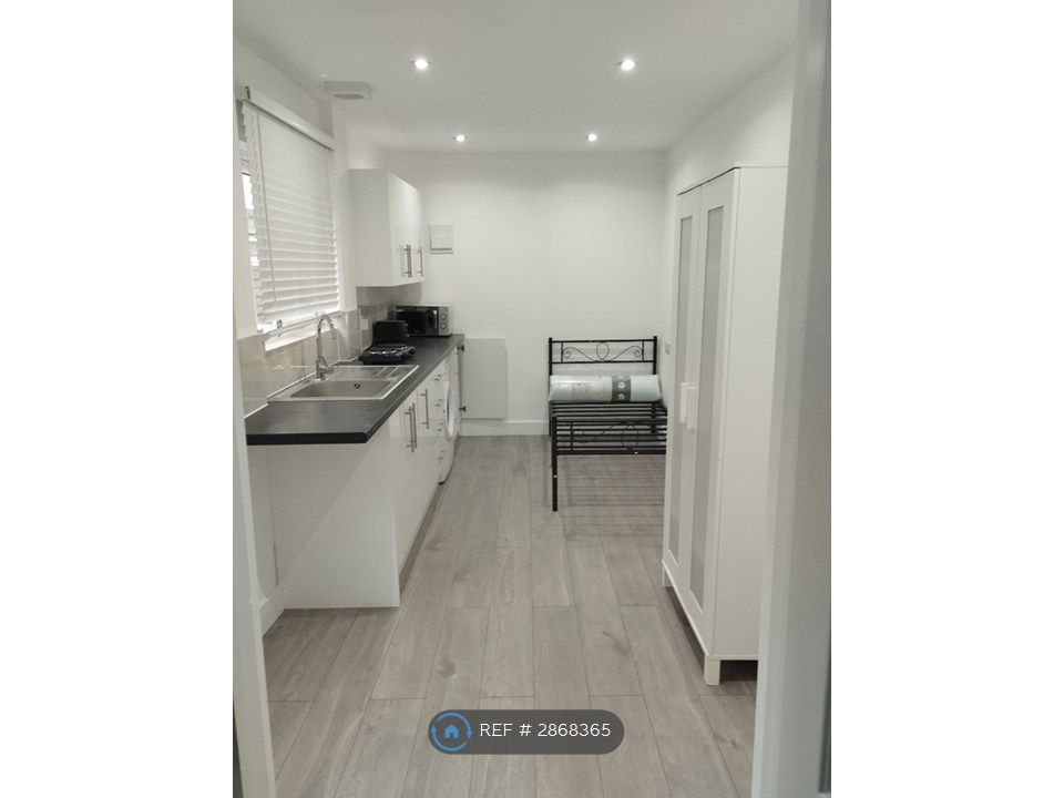 Property photo 1 of 3