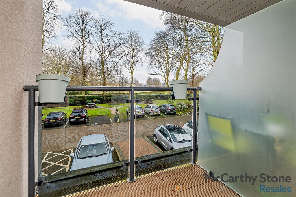 Property photo 3 of 10 Balcony