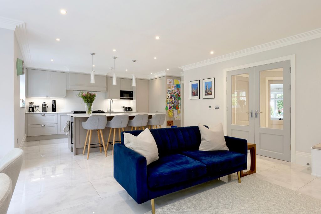 Property photo 3 of 18