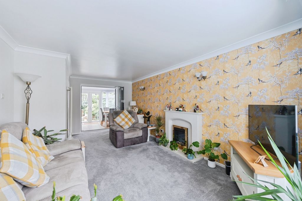 Property photo 2 of 17 Photo