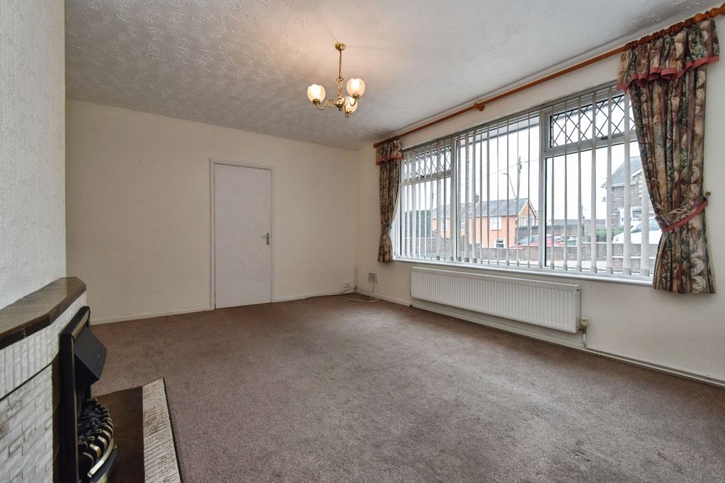 Property photo 3 of 17 Photo