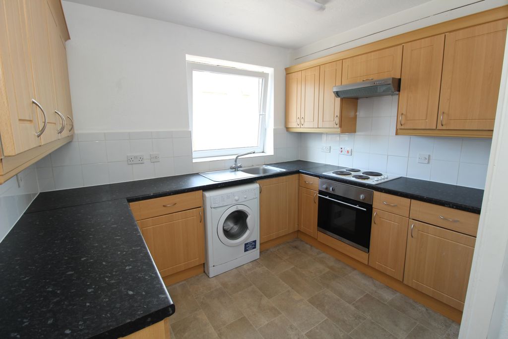 Property photo 2 of 5 Kitchen