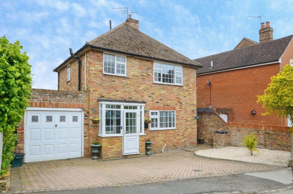 Property photo 2 of 23