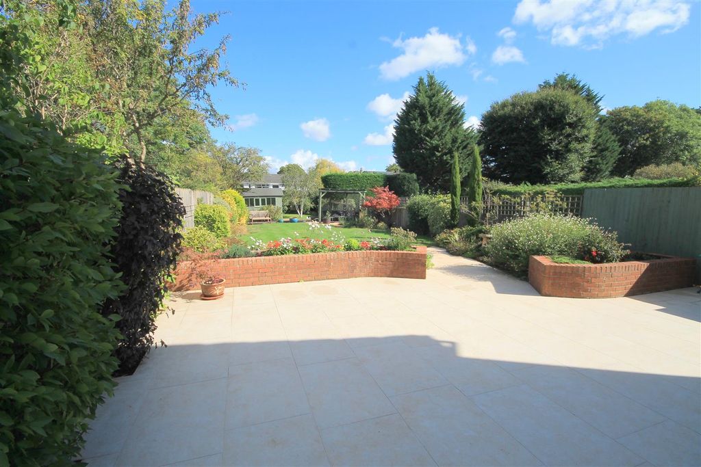 Property photo 3 of 26 MMD Garden.Jpg