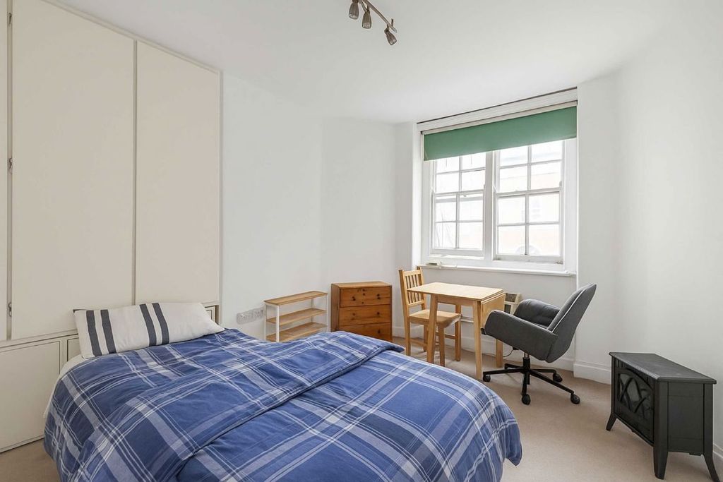 Property photo 2 of 5