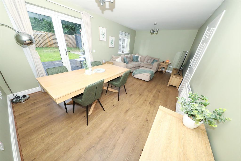Property photo 3 of 16 c