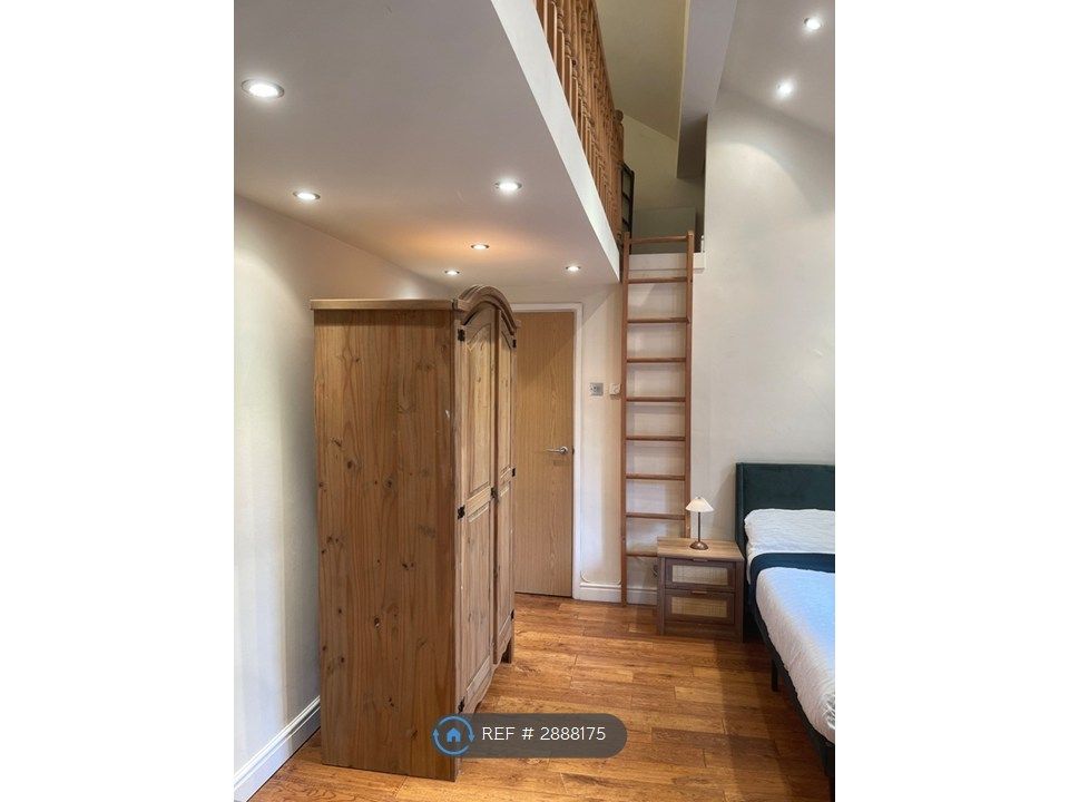Property photo 1 of 35