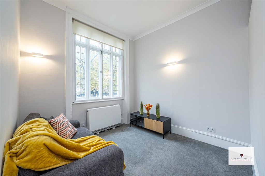 Property photo 1 of 12 Queens Gardens 6-001 Mr - Hpa.Jpg