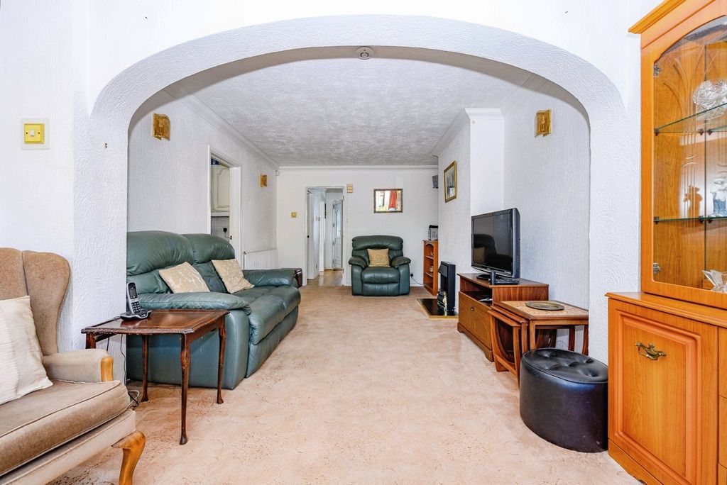 Property photo 3 of 15 Pbox-Img.Jpg