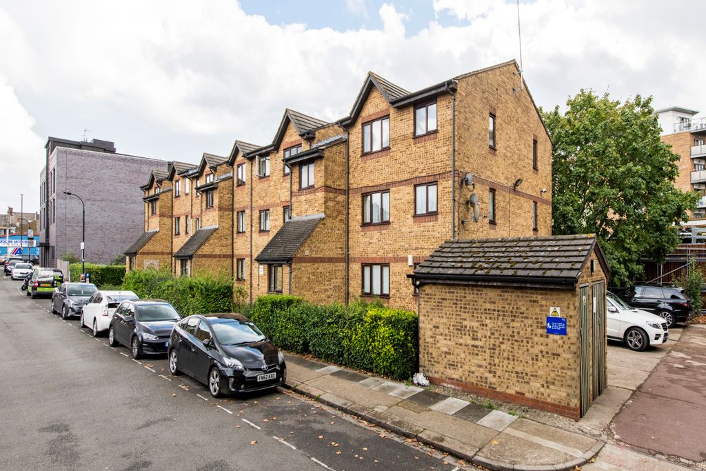 Property photo 2 of 7 15 Albany Court, External, 18Aug20 (4)