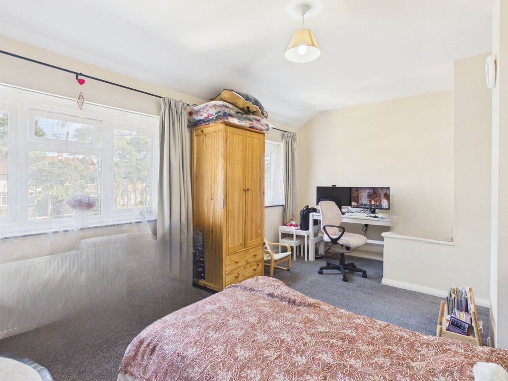 Additional image 5 of 2 bed terraced house for saleWentworth Avenue, Slough, Berkshire SL2