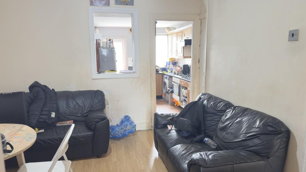 Property photo 2 of 24 Living Room