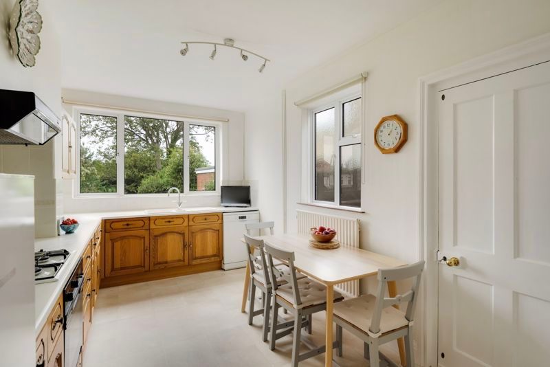 Property photo 3 of 14 Kitchen