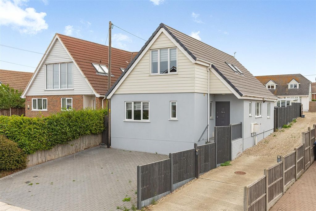 Property photo 1 of 22 Faversham Road, Seasalter, Whitstable