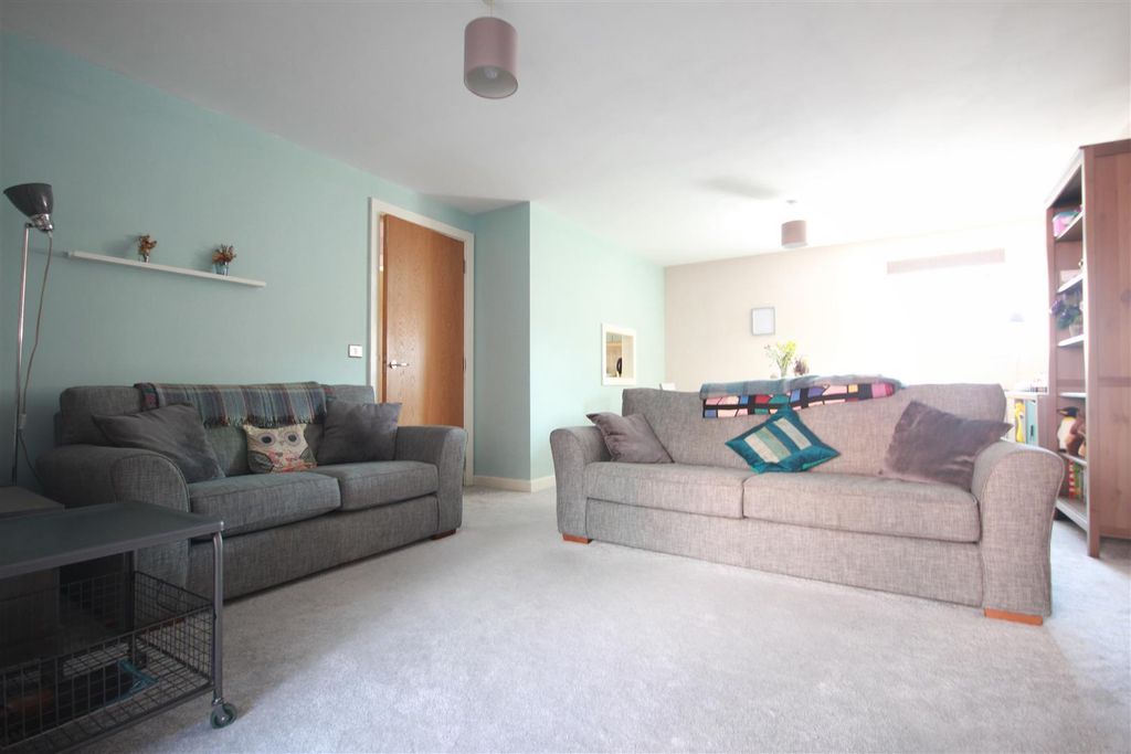 Property photo 3 of 9