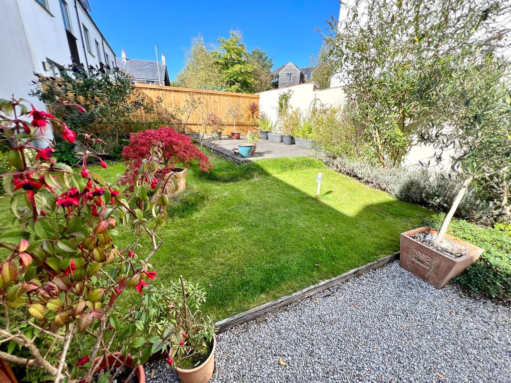 Property photo 3 of 11