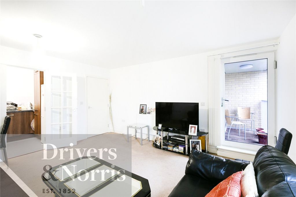 Property photo 3 of 7 Picture No. 01