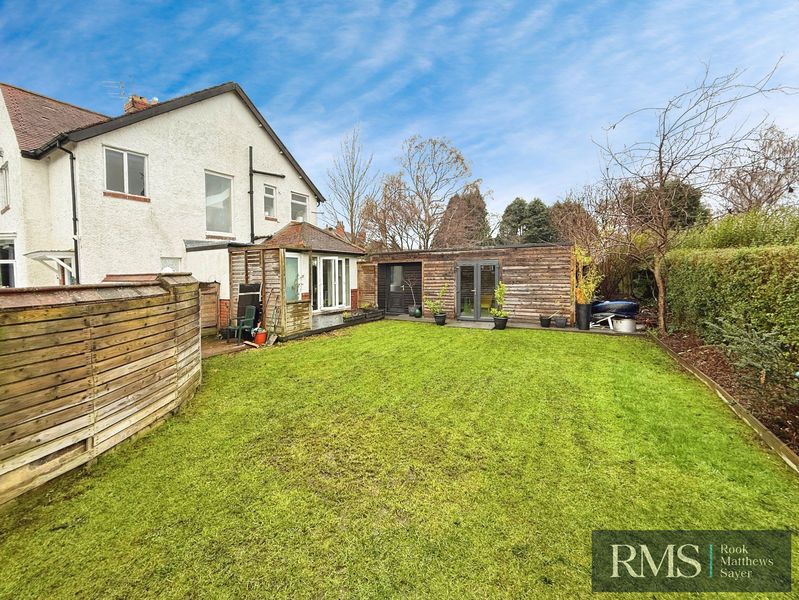 Property photo 1 of 13 Photo 11