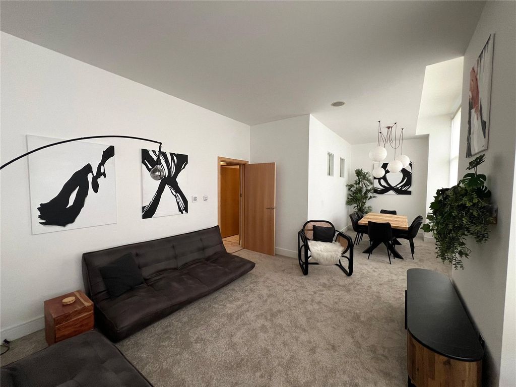 Property photo 2 of 9 Picture No. 30