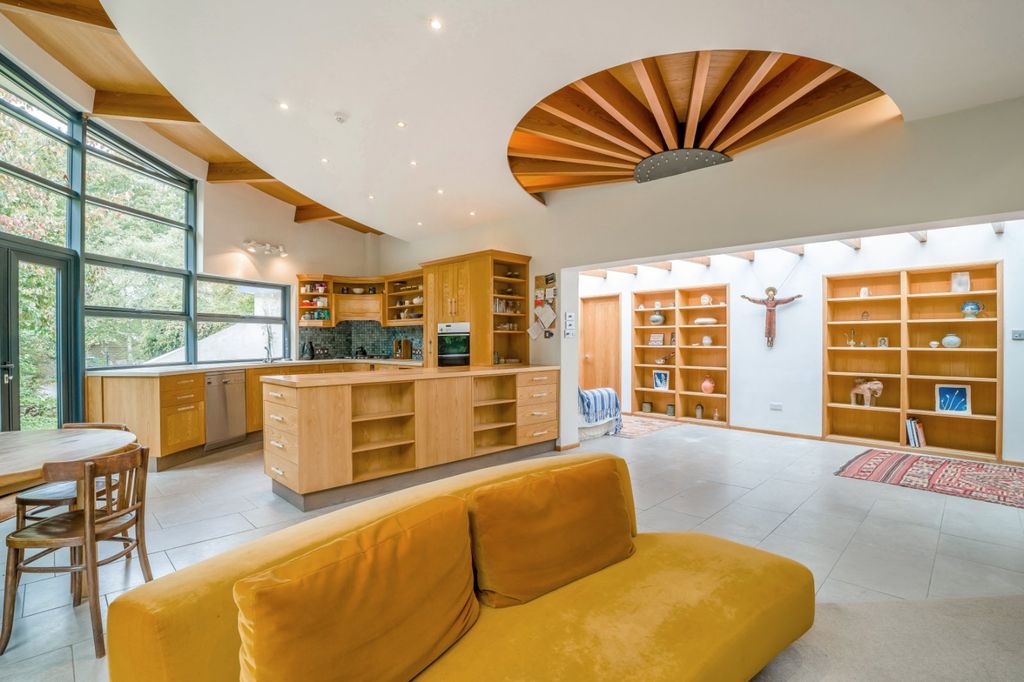 Property photo 2 of 21 Reception Room