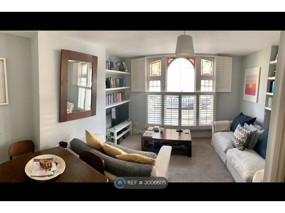 Property photo 1 of 11 Lounge