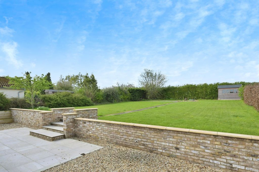 Property photo 2 of 19