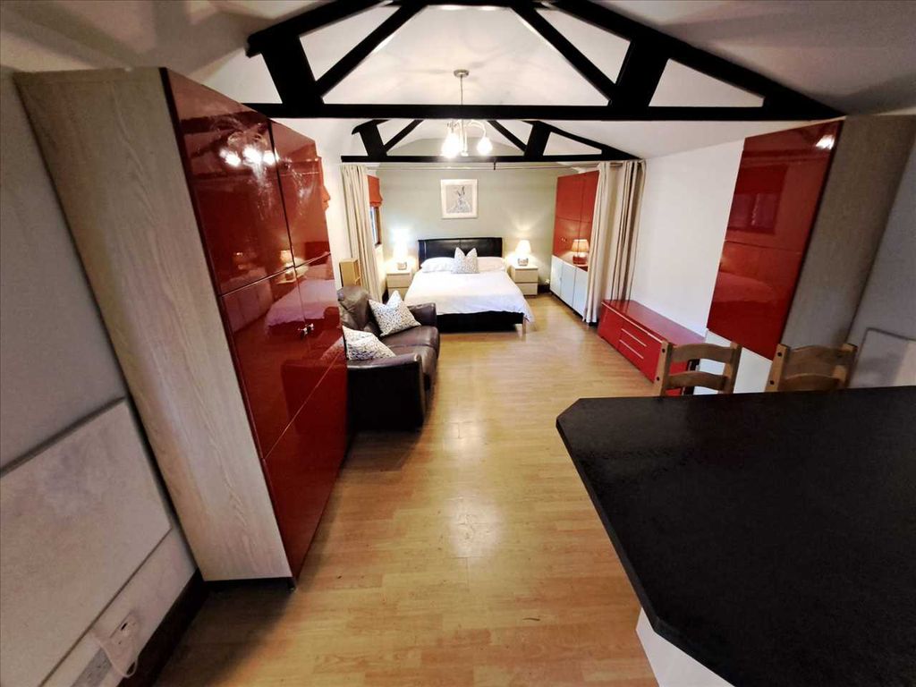 Property photo 1 of 5 Main Picture