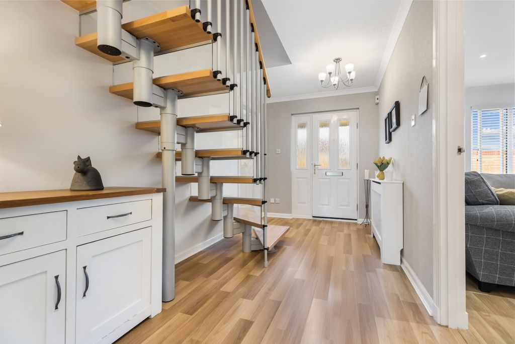 Property photo 3 of 40