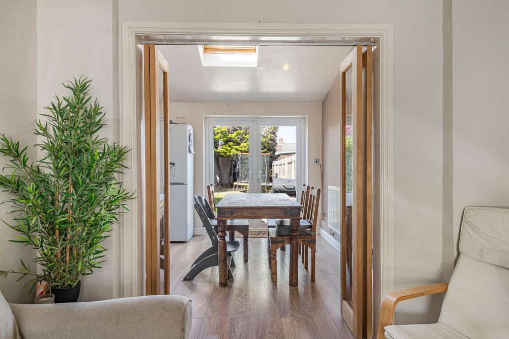 Property photo 2 of 38 Lifestyle