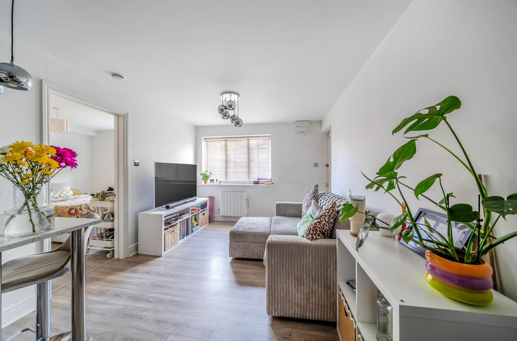 Property photo 2 of 11 15-6A6B2E3d6Fa60-...