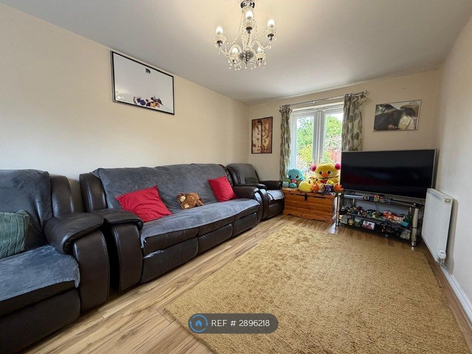 Property photo 3 of 11