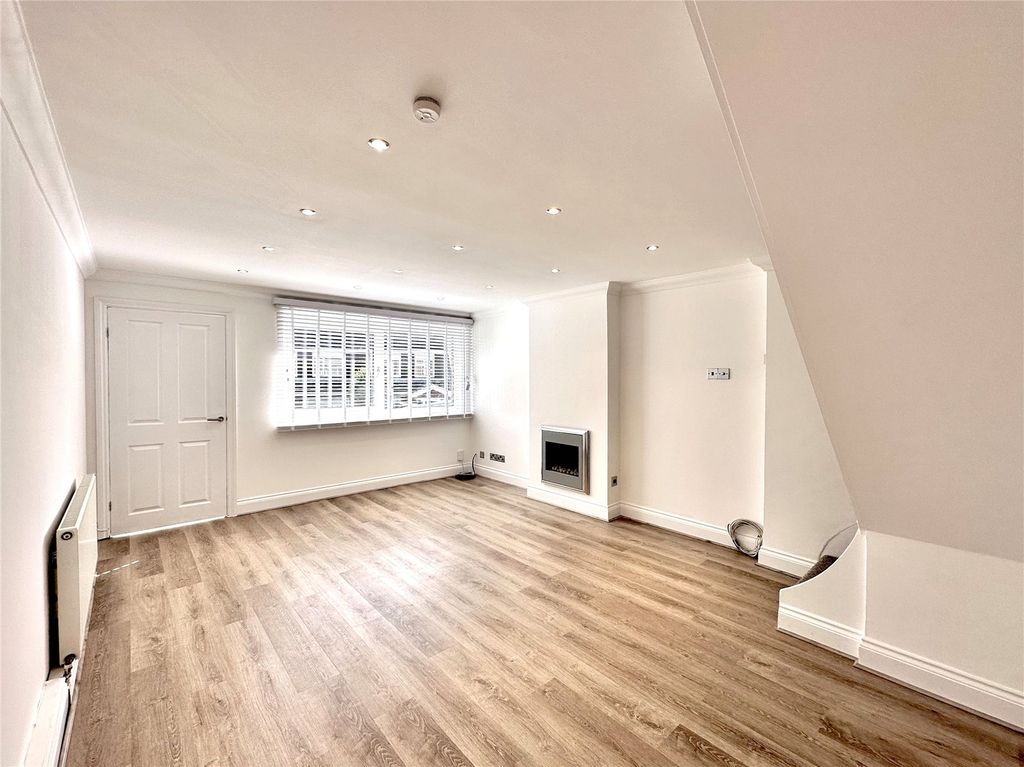 Property photo 2 of 10 Lounge View 1