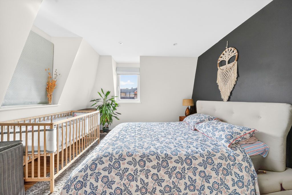 Property photo 3 of 28 Photo 13