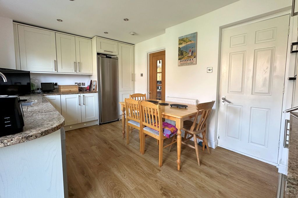 Property photo 2 of 20 Kitchen