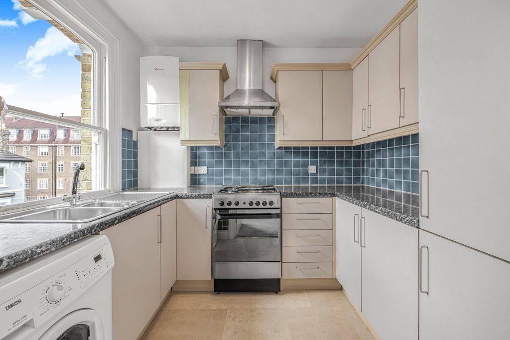 Property photo 3 of 9