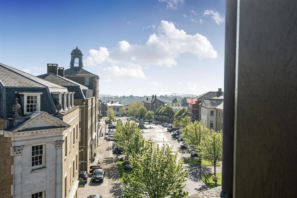 Property photo 2 of 15 View