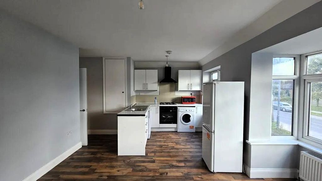 Property photo 1 of 8 Kitchen