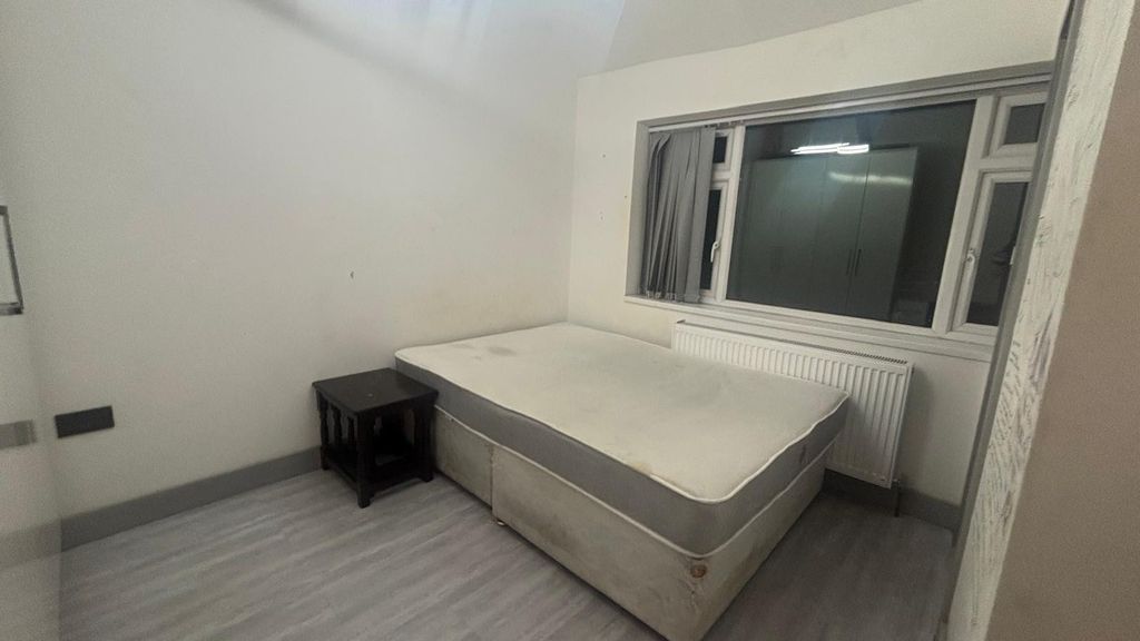 Property photo 2 of 3