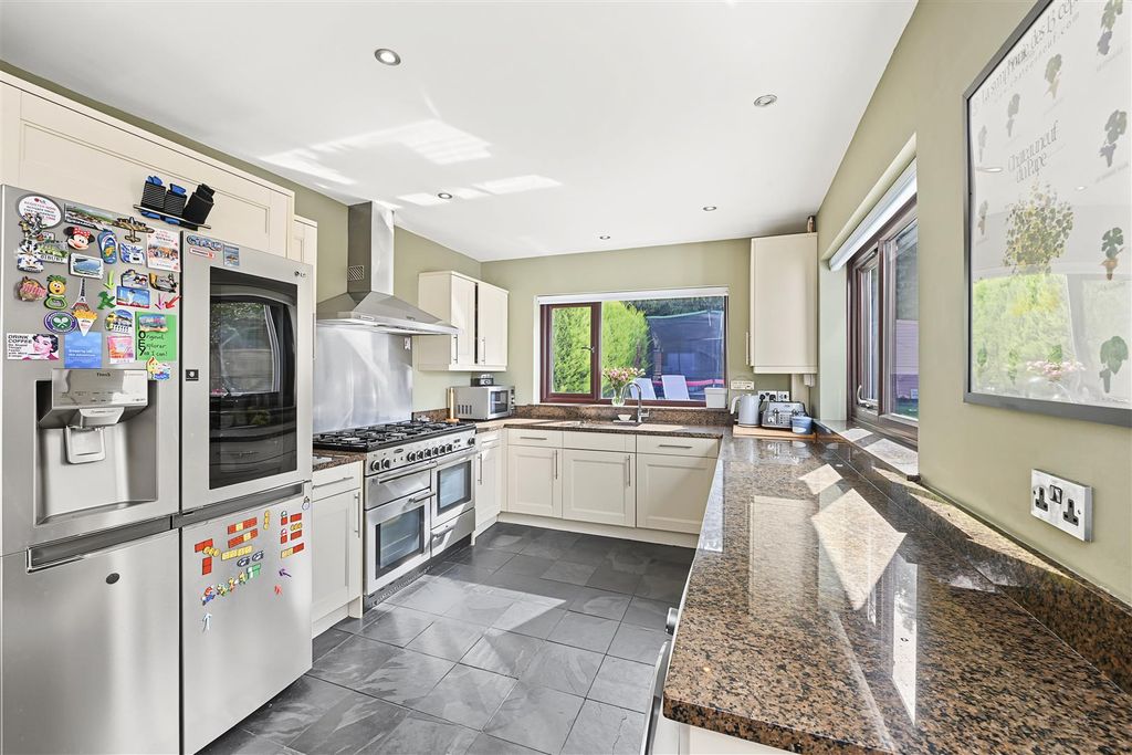 Property photo 2 of 12 70-Coleswood-Road-06.Jpg