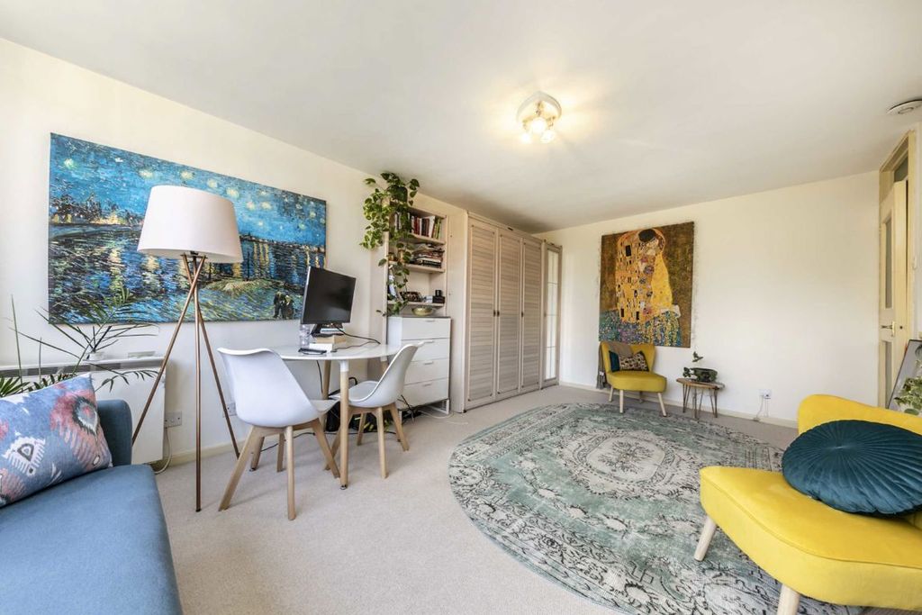 Property photo 2 of 5