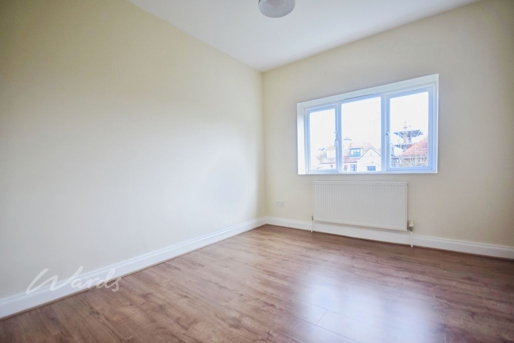 Property photo 3 of 8 Surrey 11A Bed 2 Use