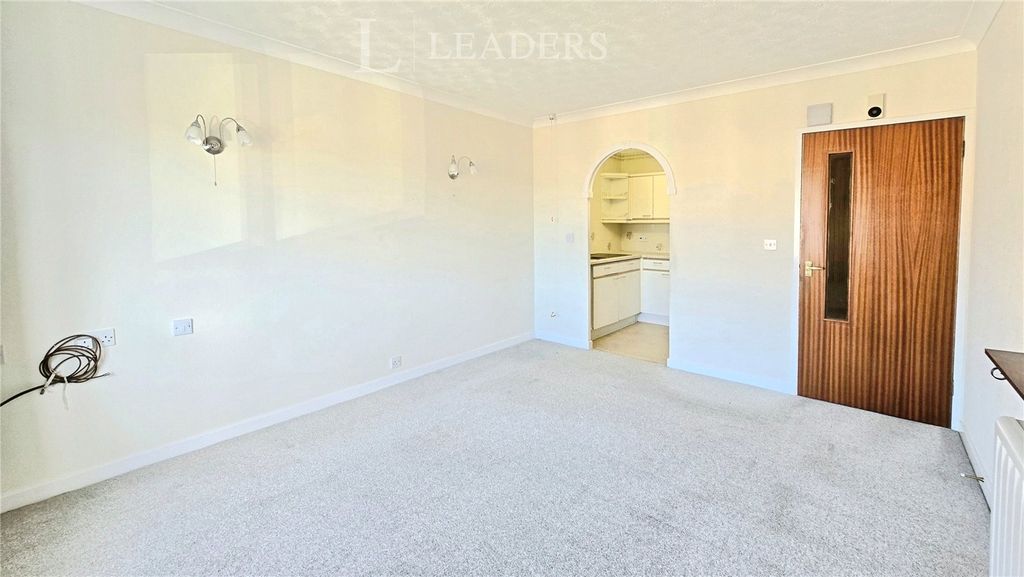Property photo 2 of 16 Picture No. 17