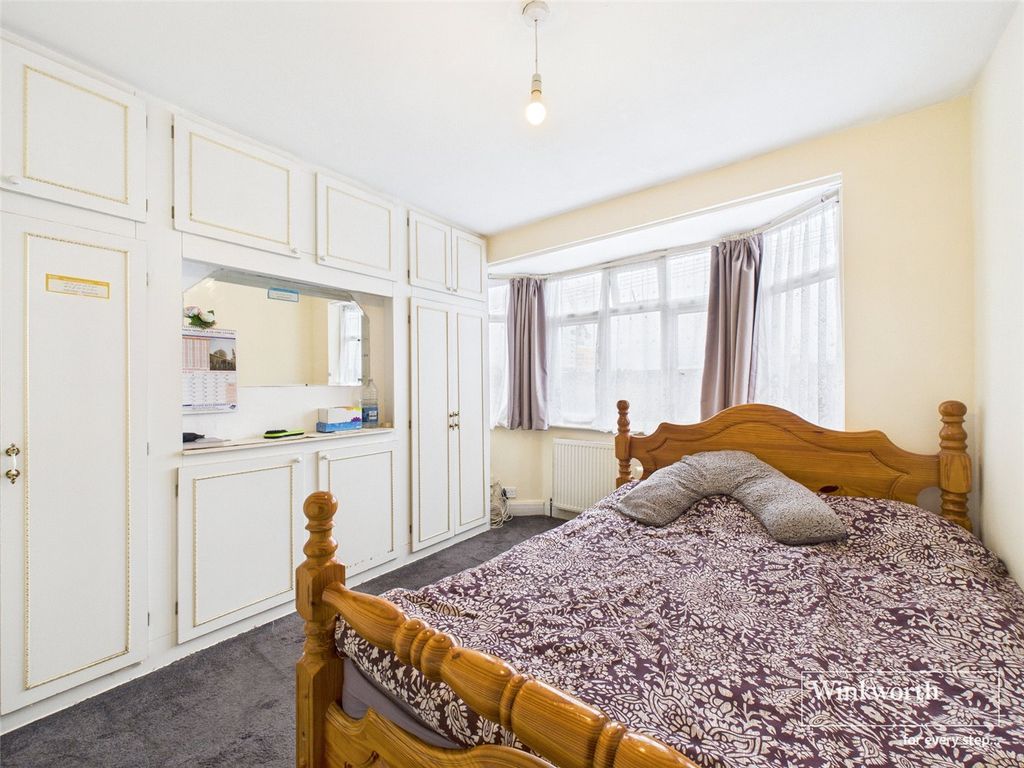 Property photo 3 of 12 Master Bedroom