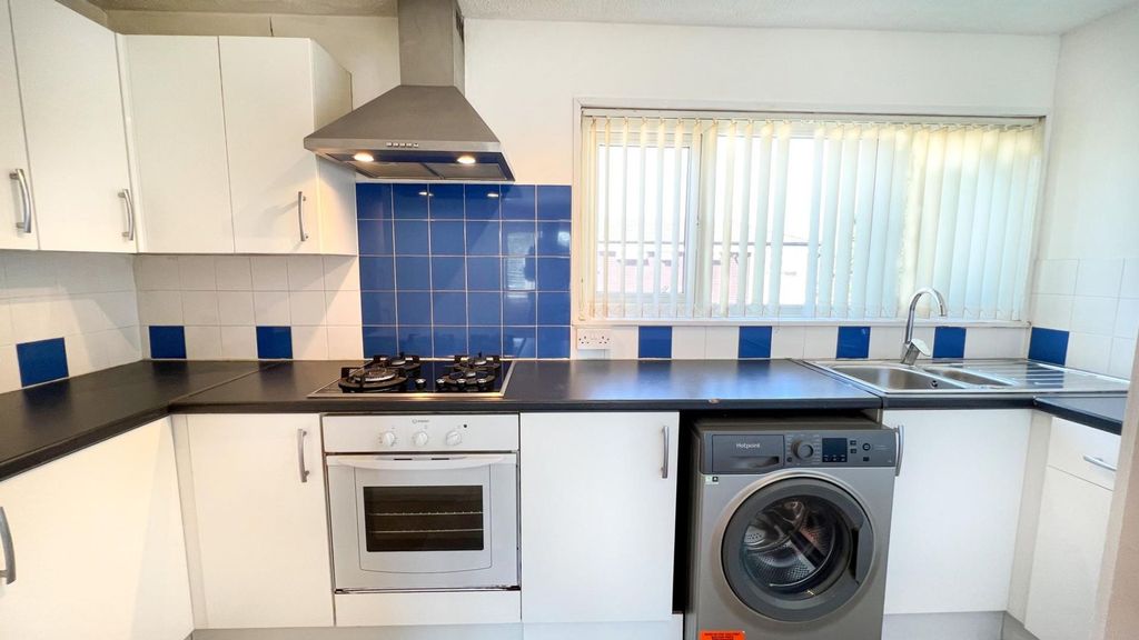 Property photo 2 of 7 Kitchen.Jpg