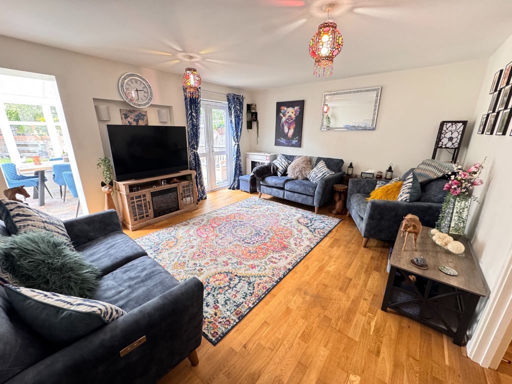 Property photo 2 of 18 4190101